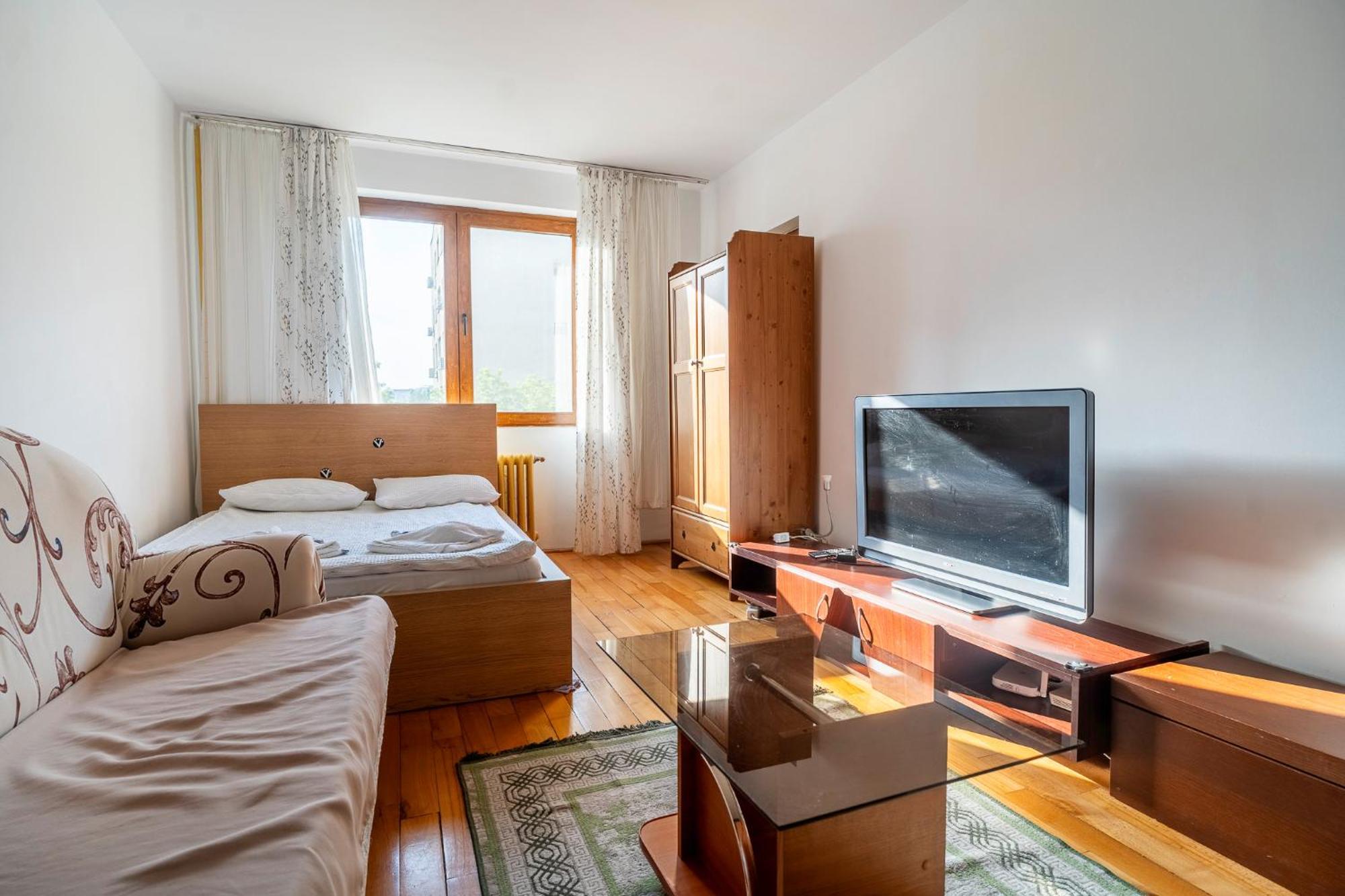 Rustic & Spacious 3Br Apartment Bucarest Esterno foto