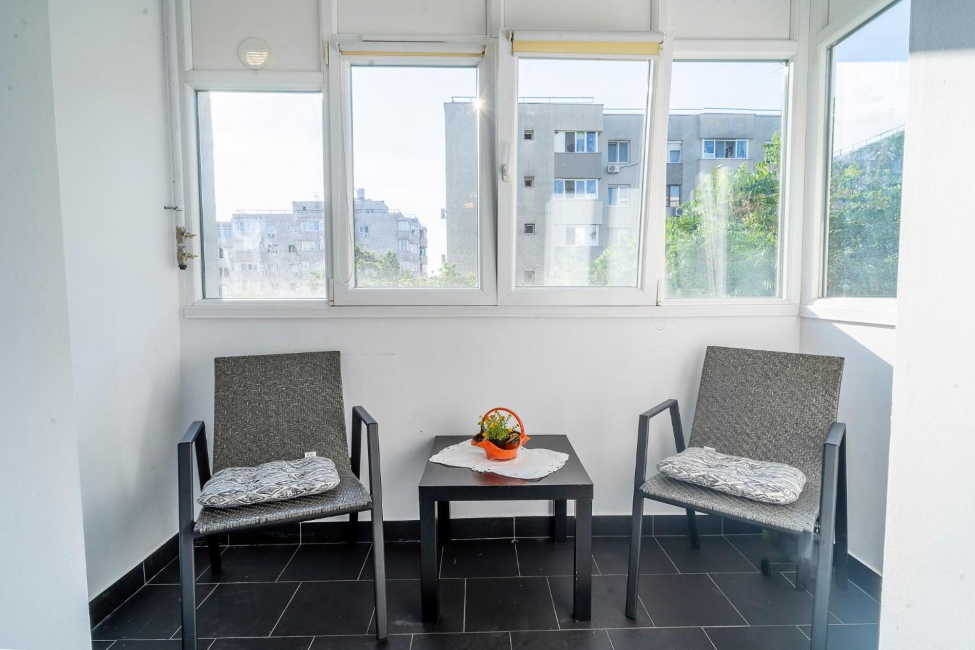 Rustic & Spacious 3Br Apartment Bucarest Esterno foto